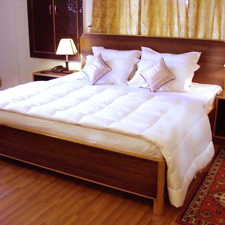 Ikraam Inn Bed & Breakfast Srīnagar Zewnętrze zdjęcie
