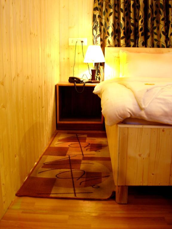 Ikraam Inn Bed & Breakfast Srīnagar Pokój zdjęcie