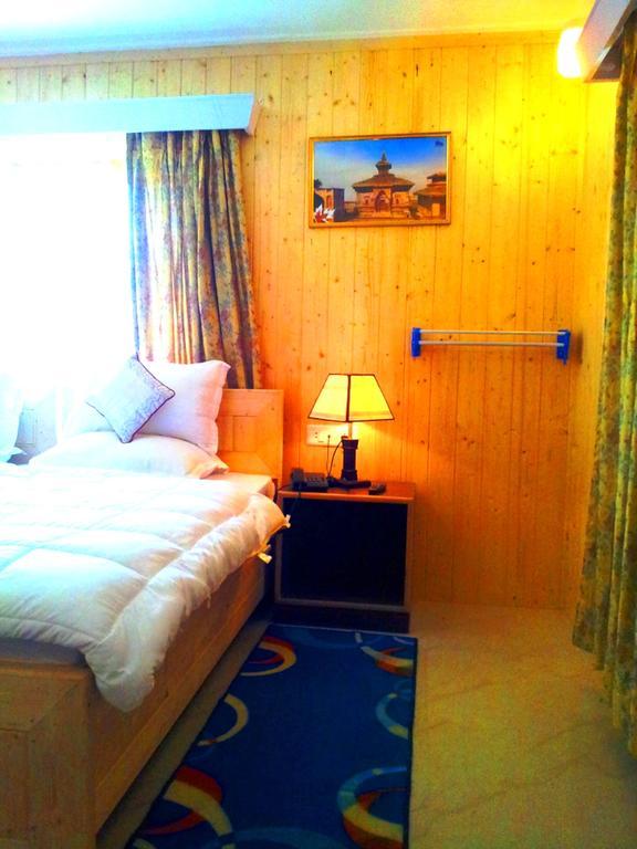 Ikraam Inn Bed & Breakfast Srīnagar Pokój zdjęcie