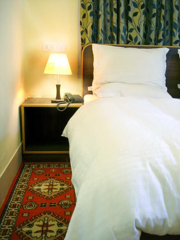Ikraam Inn Bed & Breakfast Srīnagar Pokój zdjęcie