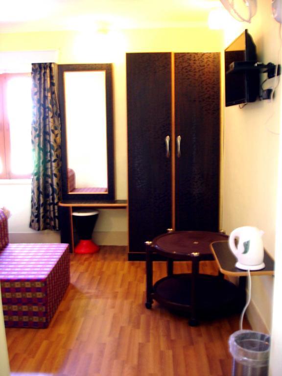 Ikraam Inn Bed & Breakfast Srīnagar Zewnętrze zdjęcie