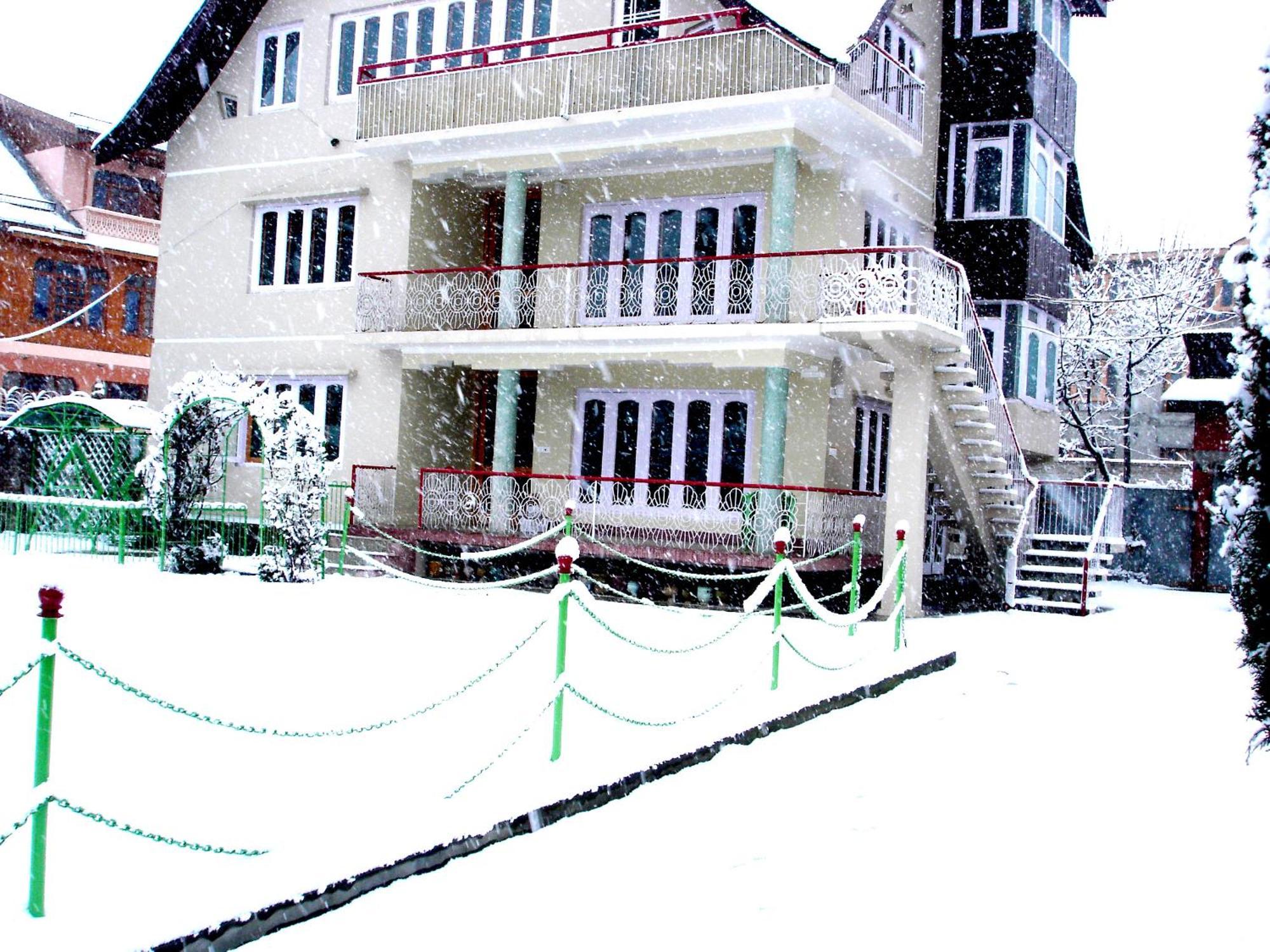 Ikraam Inn Bed & Breakfast Srīnagar Zewnętrze zdjęcie