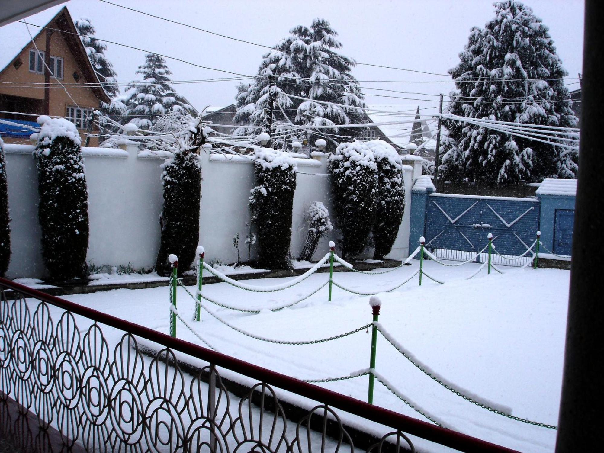 Ikraam Inn Bed & Breakfast Srīnagar Zewnętrze zdjęcie