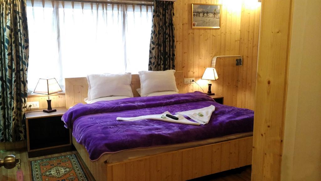 Ikraam Inn Bed & Breakfast Srīnagar Zewnętrze zdjęcie