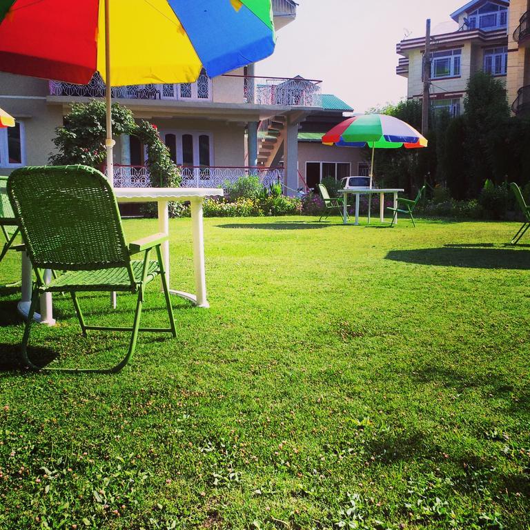 Ikraam Inn Bed & Breakfast Srīnagar Zewnętrze zdjęcie